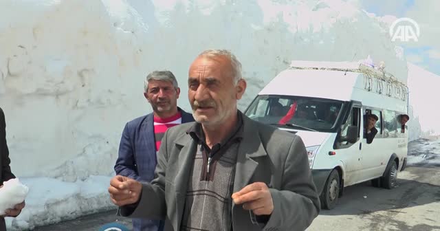 Nisanda 7 metre kar şaşırtıyor