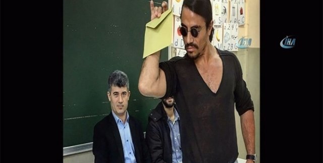Nusret oy kullanırken meşhur hareketini yaptı