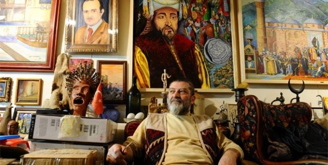 Osmanlı sultanları tuvallerde yaşıyor
