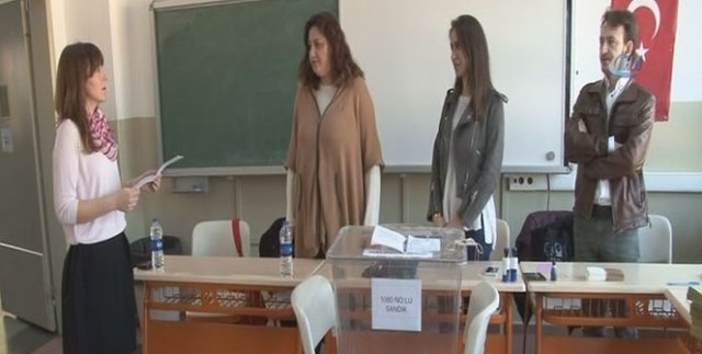 Referandumda görevli memurlar "sandık yemini" etti
