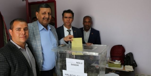 Şampiyon ilçeden havai fişekli kutlama