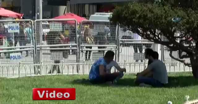 Taksim Meydanı bariyerlerle çevrildi
