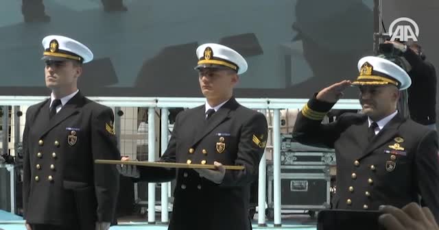 TCG Bayraktar harp gemisi Deniz Kuvvetlerine teslim edildi