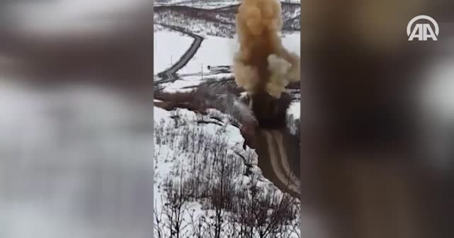 Teröristlerin yola tuzakladığı patlayıcı imha edildi