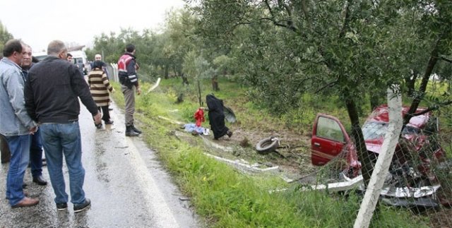 TIR ile çarpışan kamyonette can pazarı: 2 ölü, 5 yaralı