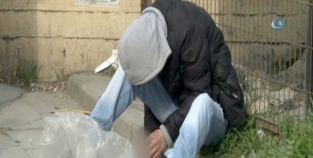 Uyuşturucu kullanan gençlerin ibretlik görüntüleri