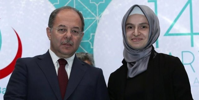 Yılda bin 400 doğum yaptırdı, yılın hekimi seçildi