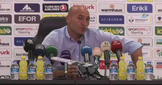 Adnan Örnek gözyaşlarıyla görevi bırakacağını açıkladı