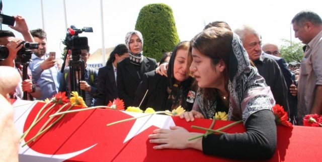 Başsavcı Alper ve makam şoförü Akşehirli’ye gözü yaşlı veda