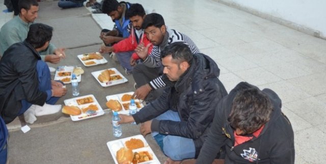 Kaçak şahıslara Mehmetçik şefkati