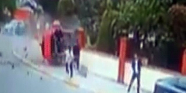 Küçükçekmece'de akıllara durgunluk veren kaza