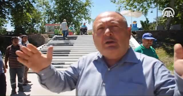 Osmaniye'de yapılan piyano merdivenler ilgi görüyor