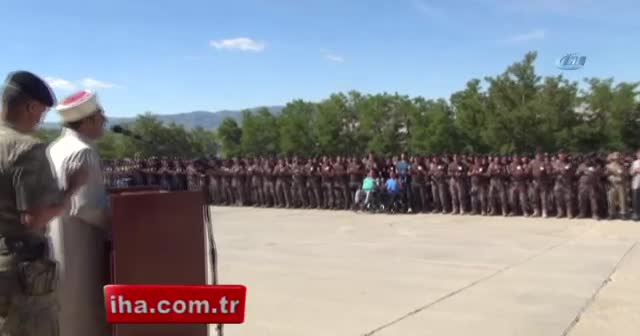 Şehidi, aynı çatışmada yaralanan silah arkadaşları yalnız bırakmadı