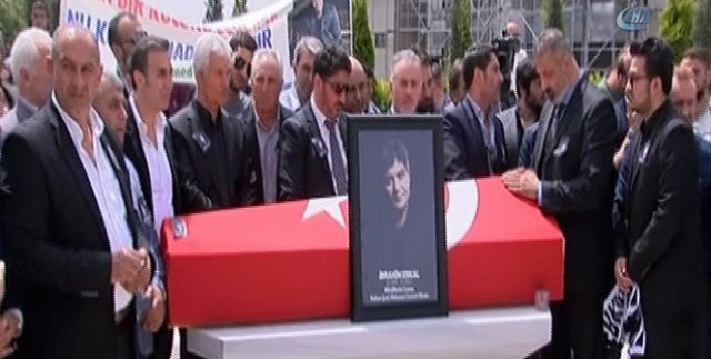 Ünlü sanatçı İbrahim Erkal son yolculuğuna uğurlanıyor