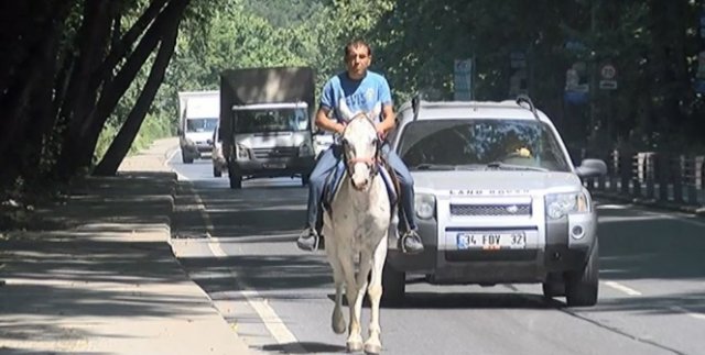 Asfalt kovboyu trafiği alt üst etti