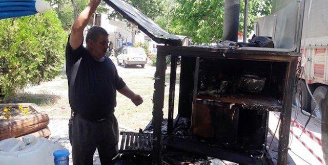 Engelli şahsın ekmek teknesini kundakladılar