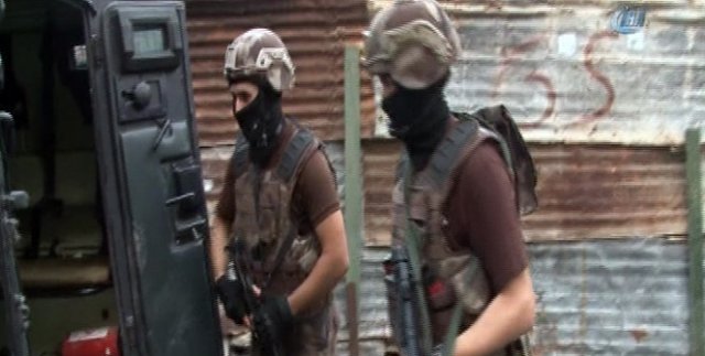 FETÖ'cülere özel harekatlı operasyon