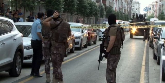 Güngören'de silahlı kavga: Yaralılar var