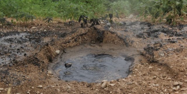 Ham petrol boru hattında hırsızlık yapılırken yangın çıktı