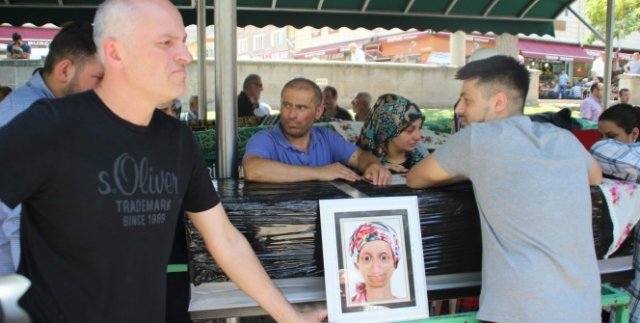 Hayatını kaybeden yaşlanma hastası Gamze son yolculuğuna uğurlandı