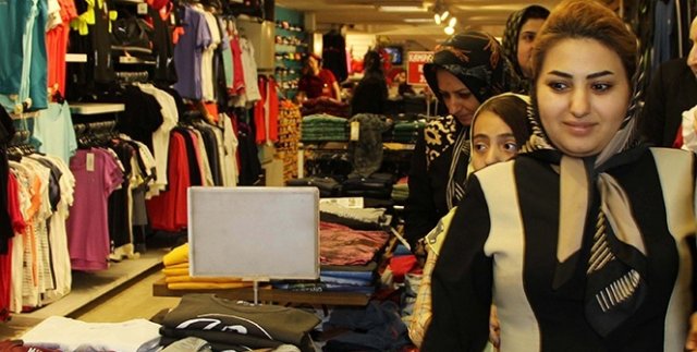 İranlılar Van'a akın etti