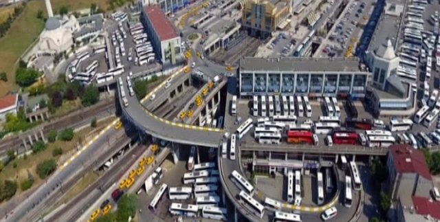 Otogardaki bayram yoğunluğu havadan görüntülendi