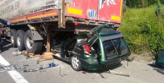 Sakarya'da feci kaza: 1 ölü