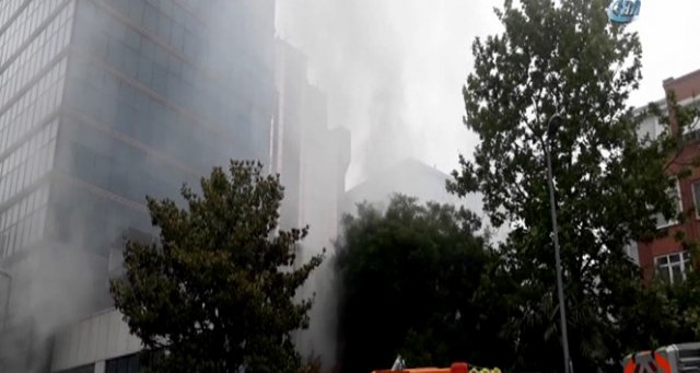Şişli Eski Türk Telekom Binası'nda yangın