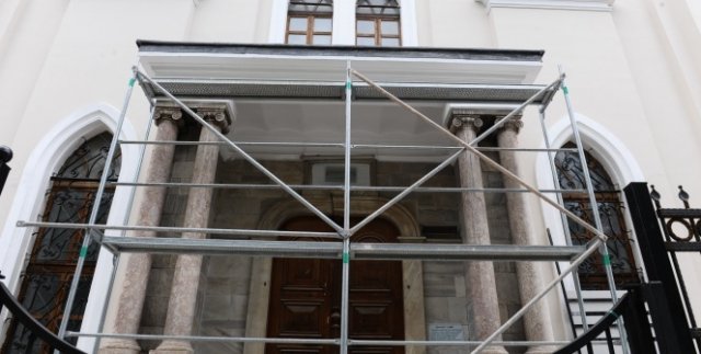 Tarihi Camide bitmeyen restorasyon