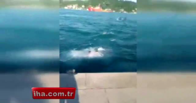 Bebek sahilinde denize giren genç akıntıya kapıldı