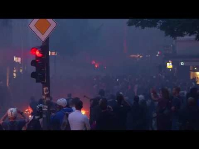 Caddeler savaş alanına döndü! Hamburg yanıyor