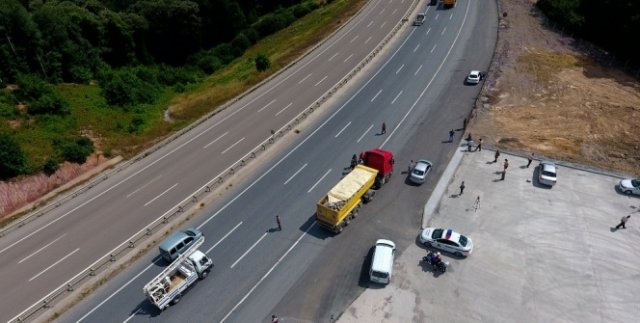 Hafriyat kamyonları denetimi havadan görüntülendi