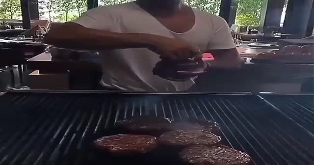 Nusret kıyma çekerse...
