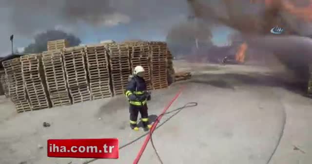 Palet fabrikası alev alev böyle yandı