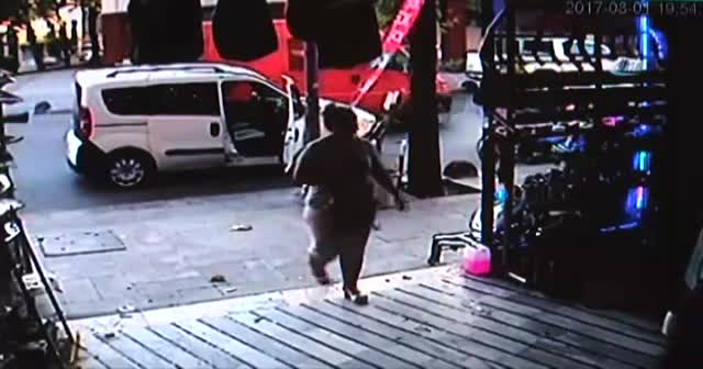 Aile boyu hırsızlık güvenlik kamerasında