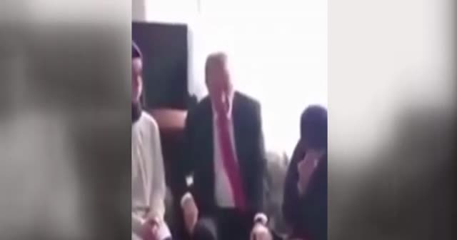 Cumhurbaşkanı Erdoğan, şehit evinde Kur'an-ı Kerim okudu