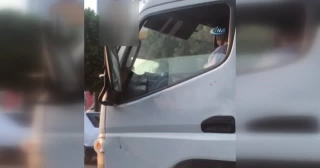 Direksiyon başında uyuşturucu kullanırken görüntülendi
