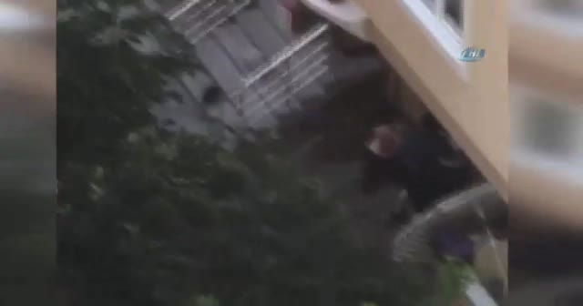 Genç kıza karı-koca dayağı kamerada