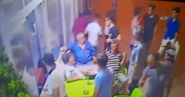 Tanımadığı adamı bıçakladı ardından kovaladı