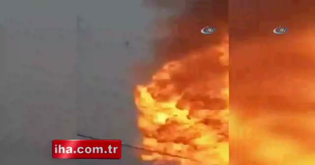 Akaryakıt istasyonunda tanker patladı