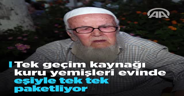 Altınoluk'un 92 yaşındaki "Çerezci Dede"si