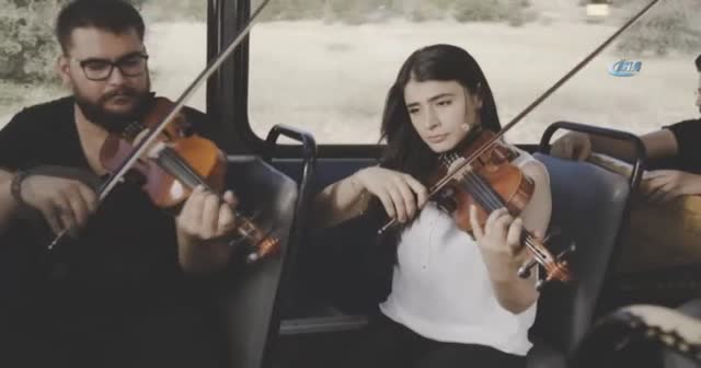 Arkadaşlarından şehit Aybüke öğretmen için klip