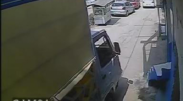 Çilingir çağırıp, hamal tutarak depoyu soydular