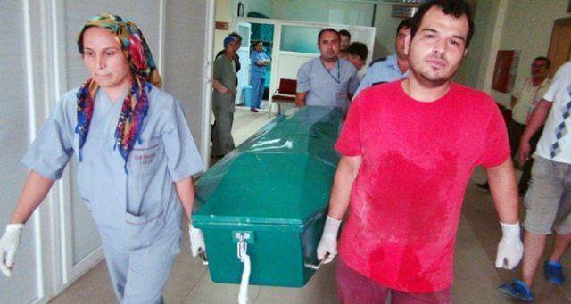 Çocuğu öldürüp,cesedi çöp konteynerine atan zanlı adliyeye sevk edildi