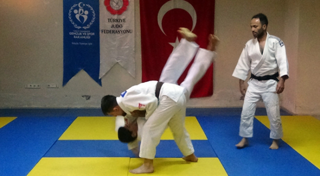 Görme engelli judocunun azmi alkış aldı