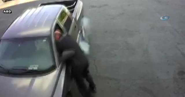 Hırsıza karşı koyarken canından oluyordu
