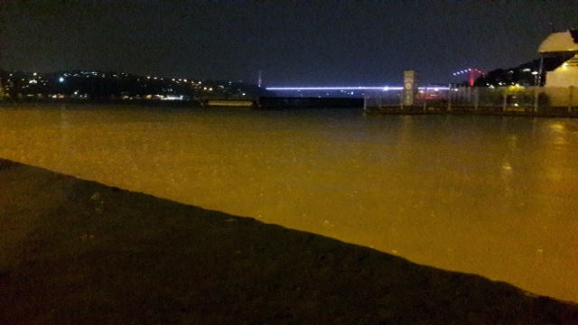 İstanbul Boğazı çamura büründü