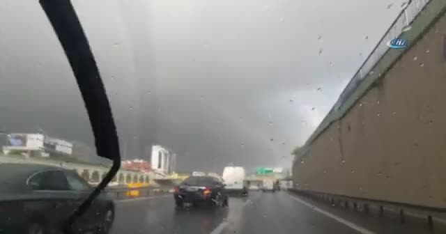 İstanbul'da yağış başladı