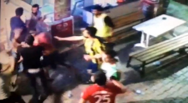 izmir'de halı saha kavgası kamerada