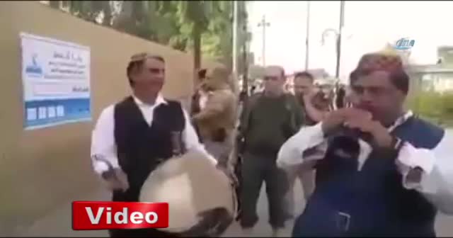 Kerkük’te davullu zurnalı oy kullanma